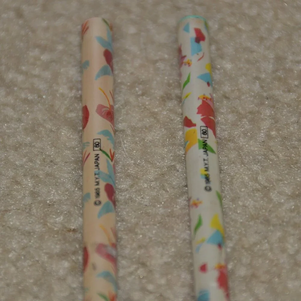 2 VINTAGE COLLECTIBLE UNUSUAL 1985 Japan FLOWER PEARL #2 LEAD UNSHARPENED PENCIL